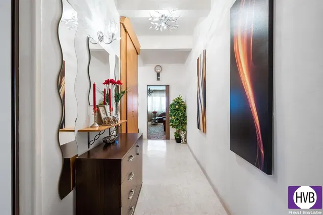 Garderoba; prirodno svjetlo, moderni stil, pločice