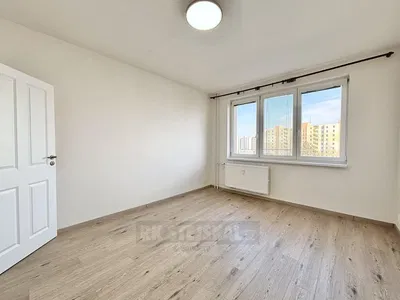 Schlafzimmer; blick, holzboden, tageslicht