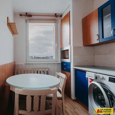 Mutfak; manzara, fayans zemin, ahşap zemin