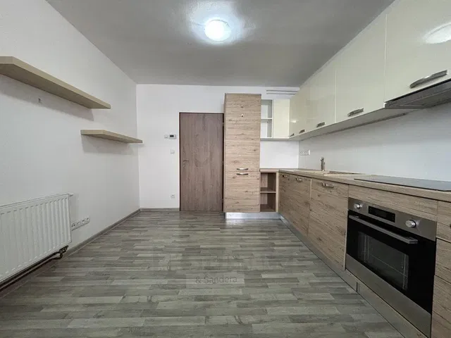 Mutfak; mutfak aletleri, tadilatlı, doğal ışık, modern stil