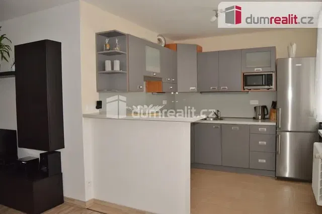Mutfak; mutfak aletleri, fayans zemin, tadilatlı, doğal ışık