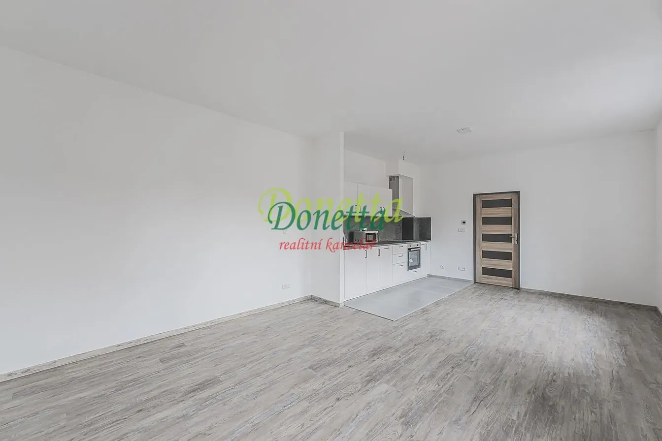Küche; renoviert, fliesenboden