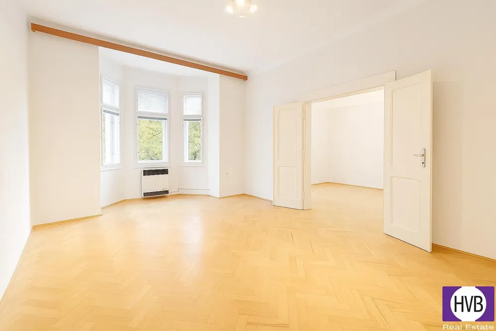 Wohnzimmer; holzboden, tageslicht