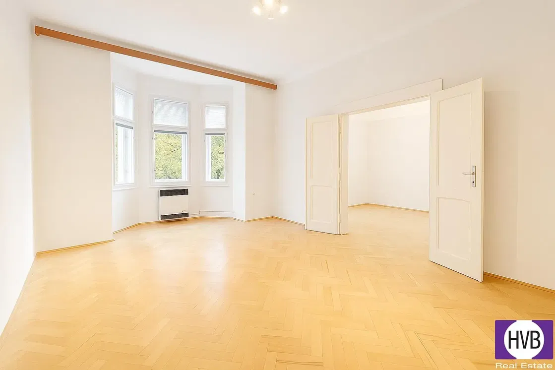 Wohnzimmer; holzboden, tageslicht