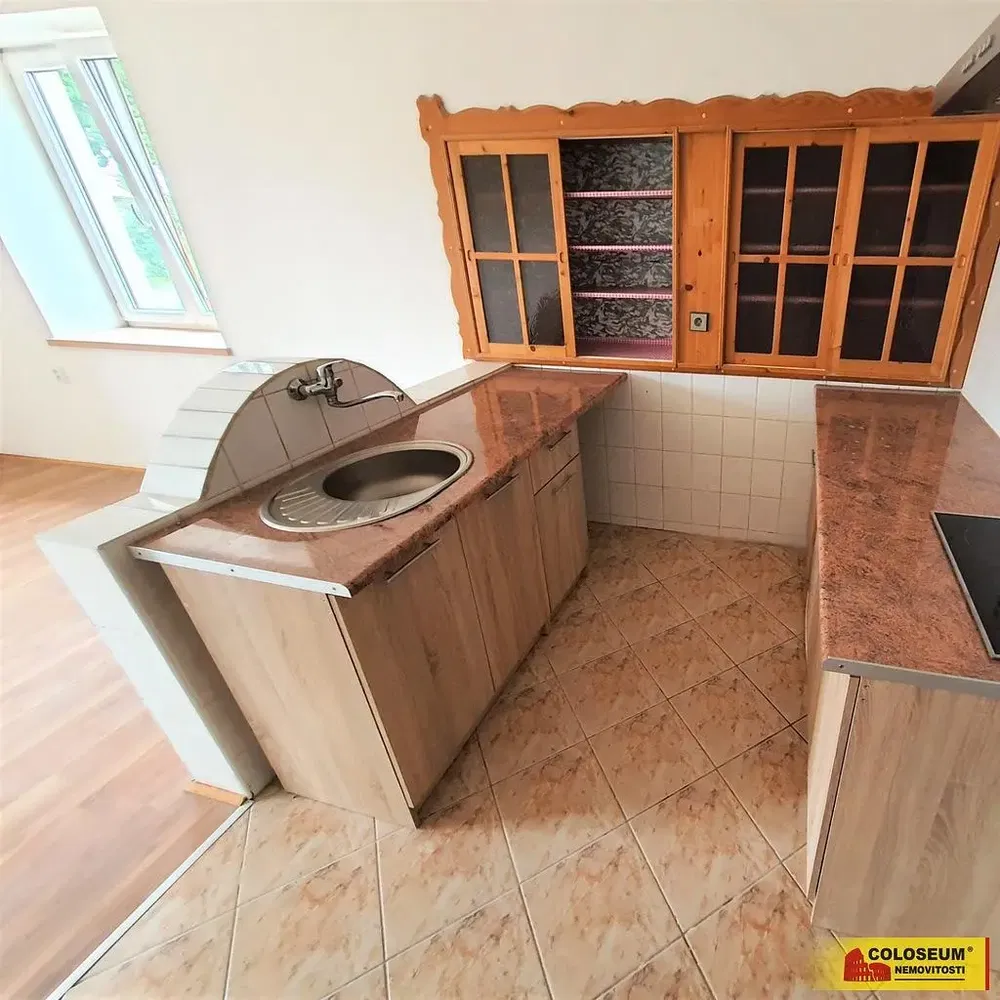 Kitchen; tile floor, kitchen appliances