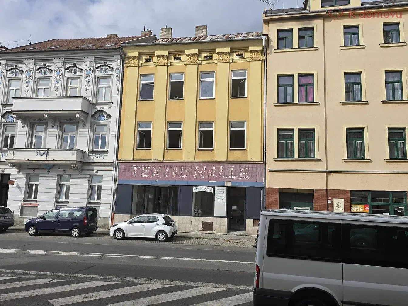 Dům a okolí