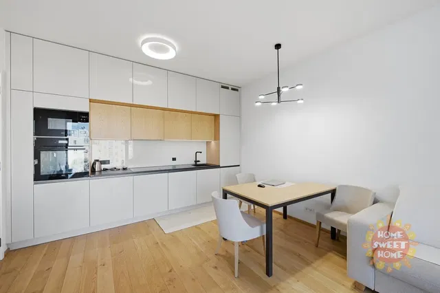 Küche; moderner stil, holzboden, tageslicht