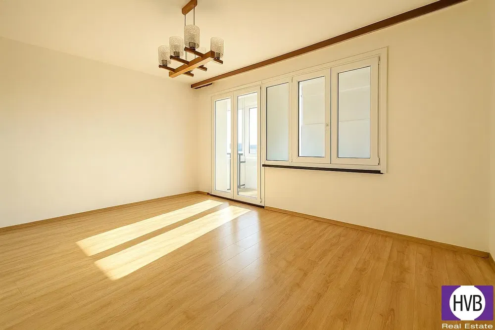 Wohnzimmer; tageslicht, holzboden