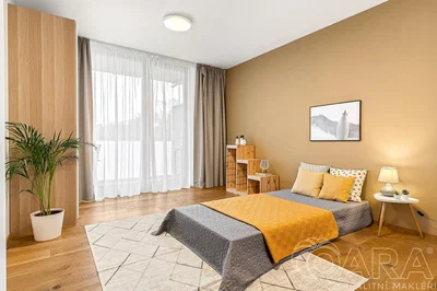 Schlafzimmer; holzboden, tageslicht, moderner stil