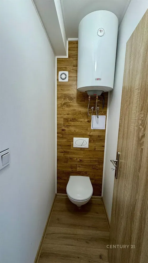 Toilette; warmwasserbereiter