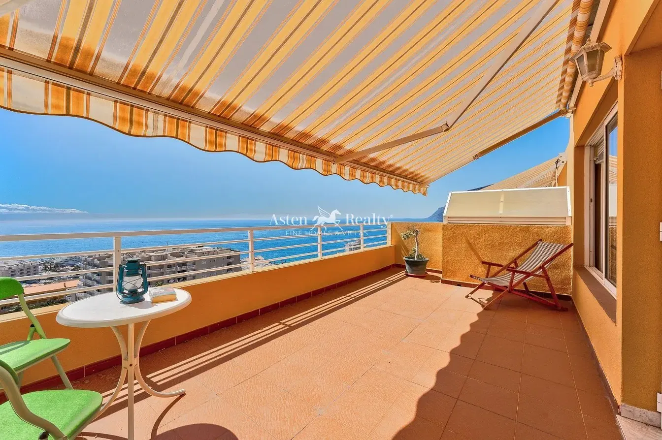 Balkon; výhled, dlažba