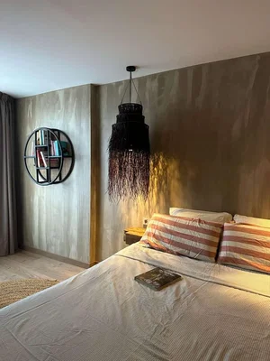 Yatak odası; doğal ışık, modern stil