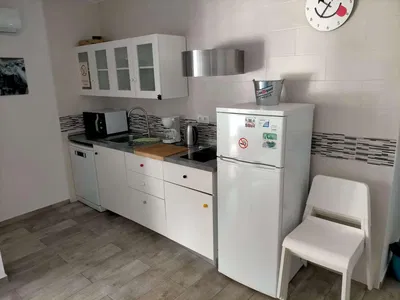 Mutfak; mutfak aletleri, fayans zemin