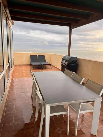 Terrazza; pavimento in piastrelle, vista