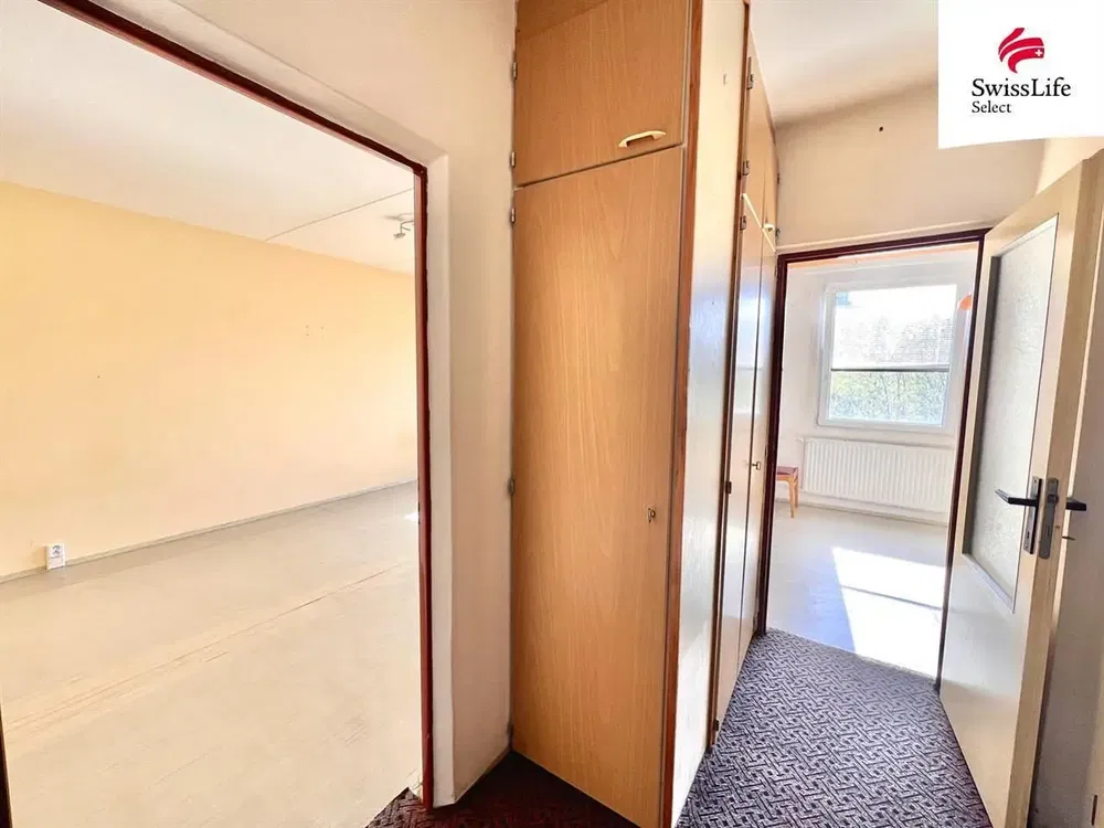 Kammer; tageslicht, renovierungsbedürftig