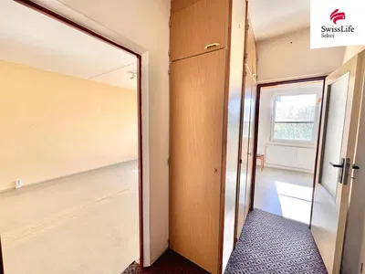 Kammer; tageslicht, renovierungsbedürftig
