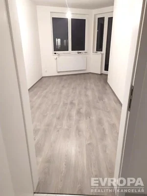 Diğer; ahşap zemin, doğal ışık, tadilatlı