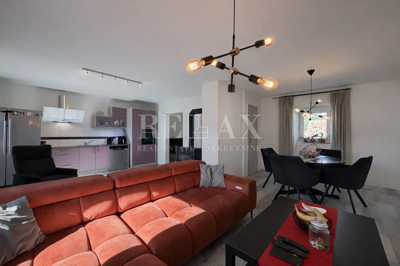 Wohnzimmer; blick, tageslicht, moderner stil