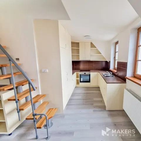 Küche; küchengeräte, tageslicht