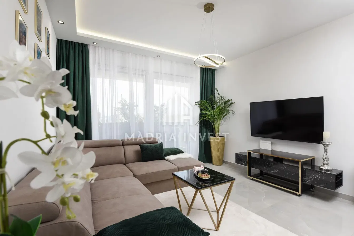 غرفة معيشة; أسلوب عصري, ضوء طبيعي