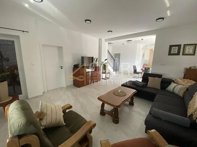 Wohnzimmer; tageslicht, moderner stil