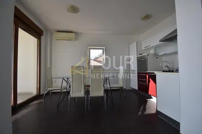 Küche; fliesenboden, tageslicht