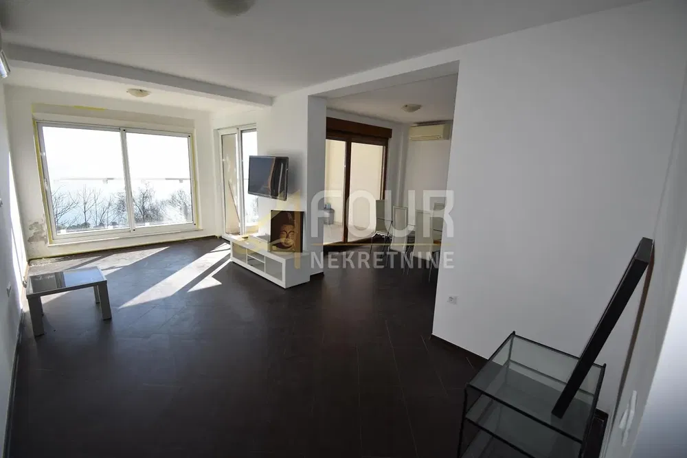 Wohnzimmer; blick, tageslicht, fliesenboden