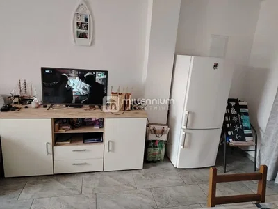 مطبخ; أرضية من البلاط