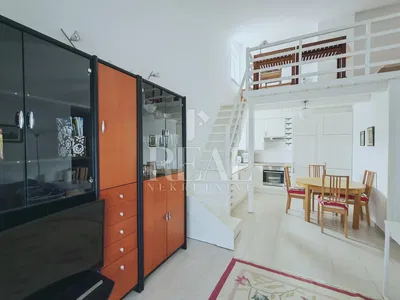 مطبخ; أرضية من البلاط, ضوء طبيعي