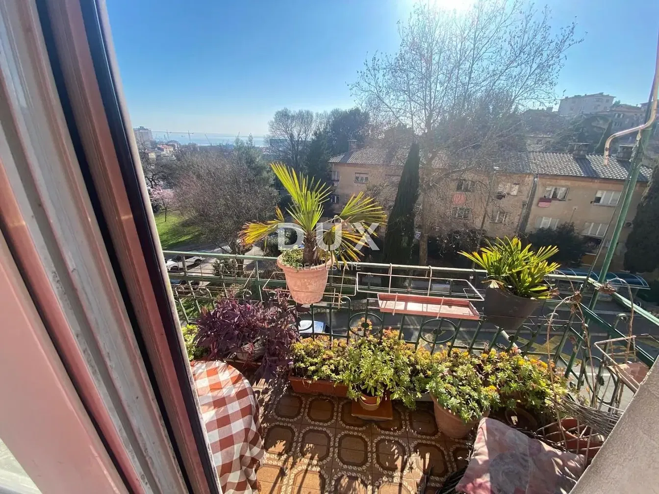 شرفة; إطلالة