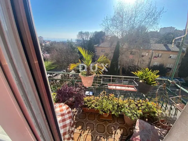 شرفة; إطلالة