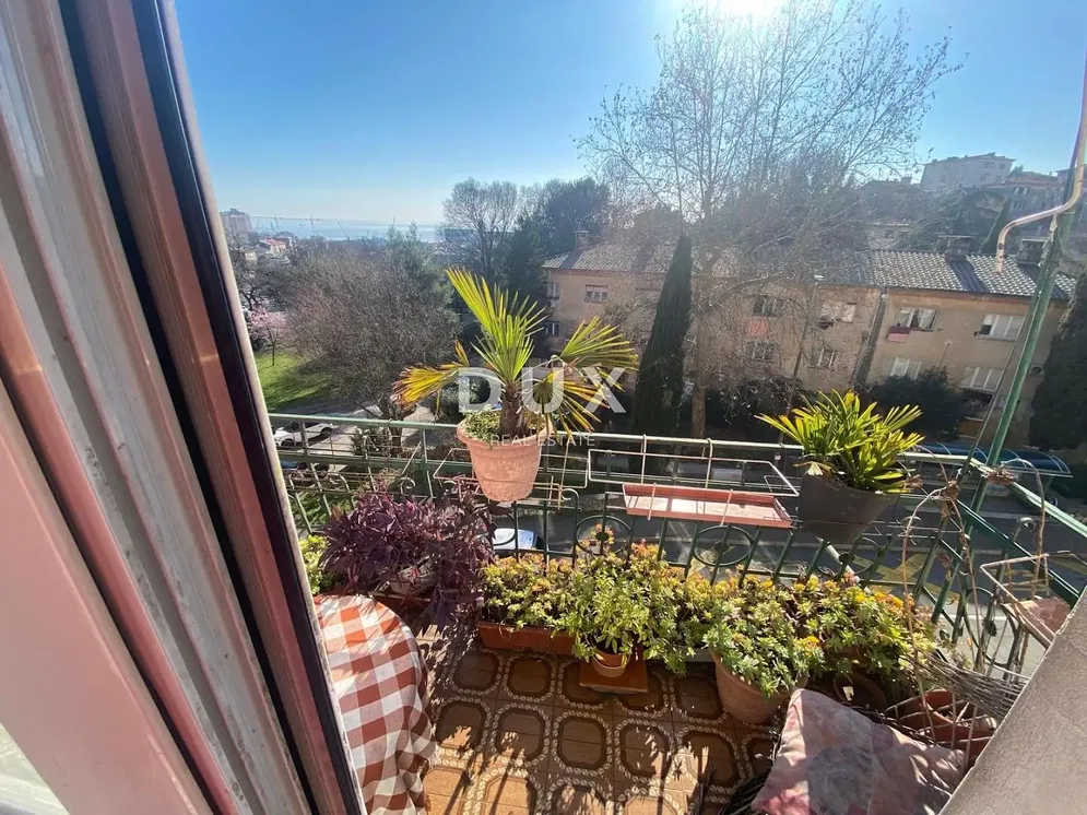 شرفة; إطلالة