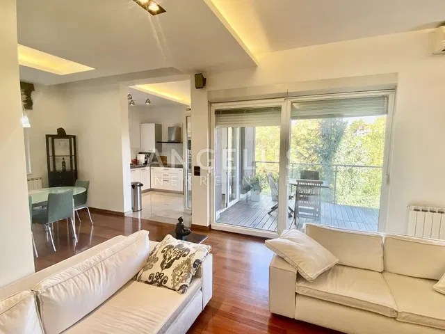Living room; view, natural light
