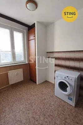 Друго; плочки, нуждае се от ремонт
