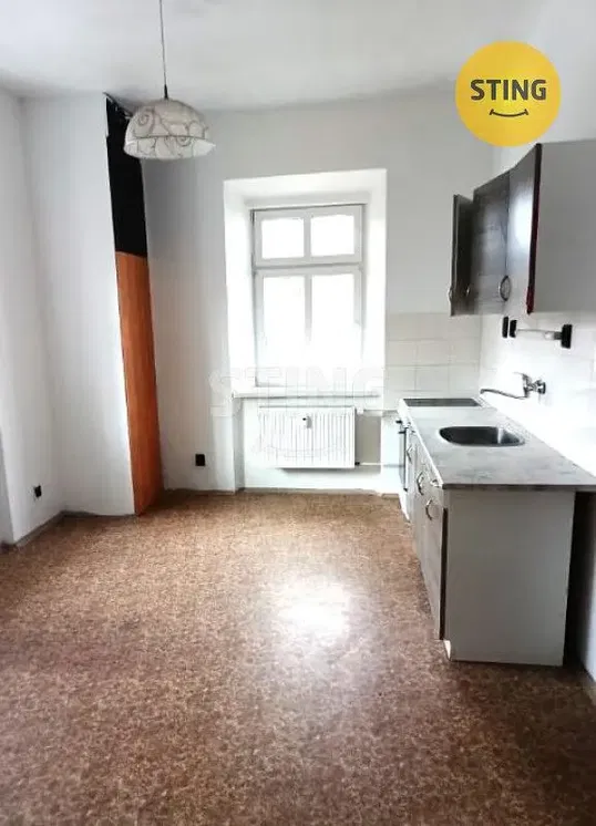 Cocina; suelo de baldosas