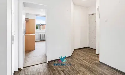 Sonstiges; blick, renovierungsbedürftig, fliesenboden