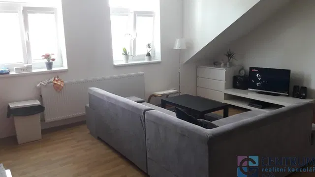 Oturma odası; doğal ışık, modern stil