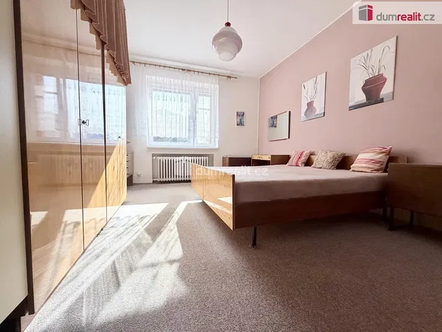 Dormitorio; luz natural
