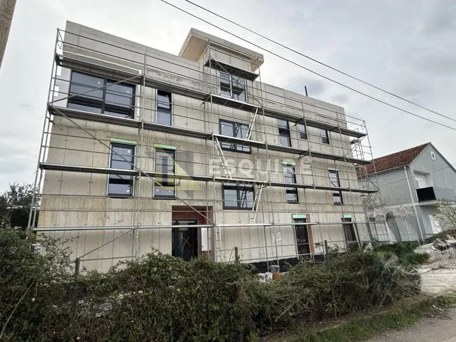 Casa e dintorni; necessita ristrutturazione