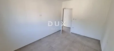 Otro; suelo de baldosas, renovado