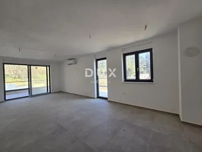 Salon; carrelage, vue, lumière naturelle