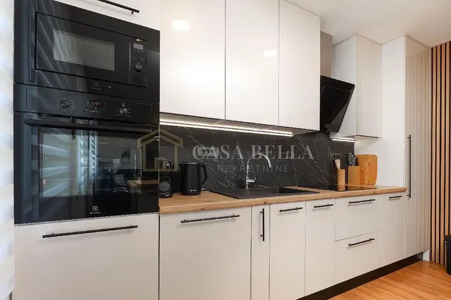 Kitchen; kitchen appliances, renovated, modern style