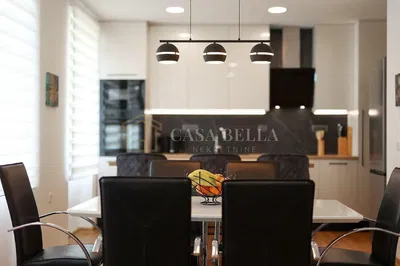 Кухня; модерен стил, естествена светлина