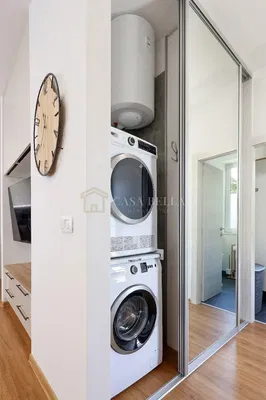 Гардероб; бойлер, дървен под