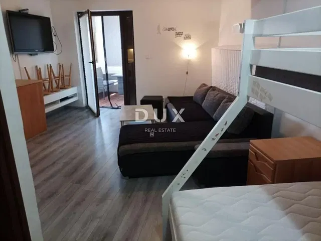 Bedroom; wood floor, natural light