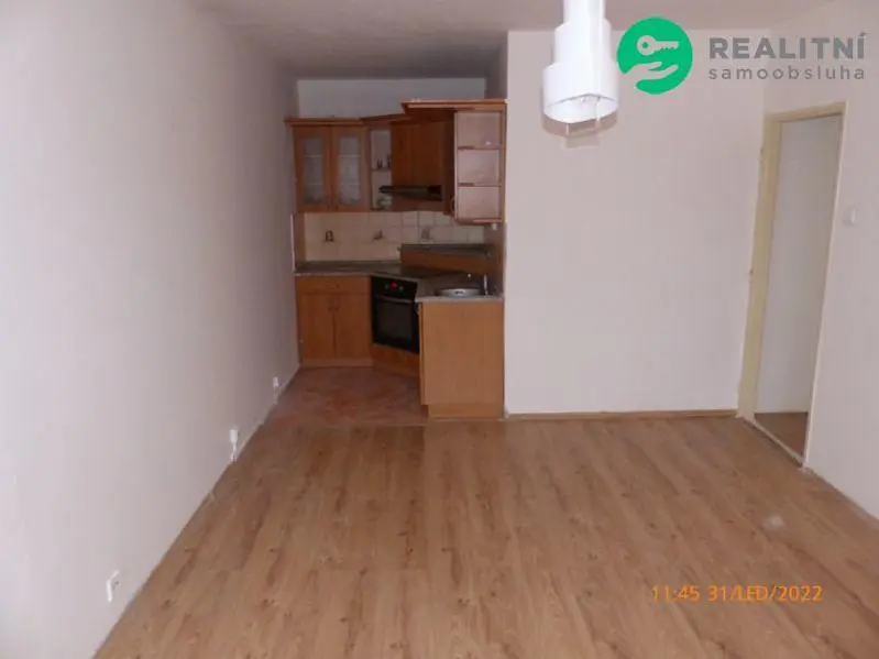 Mutfak; ahşap zemin