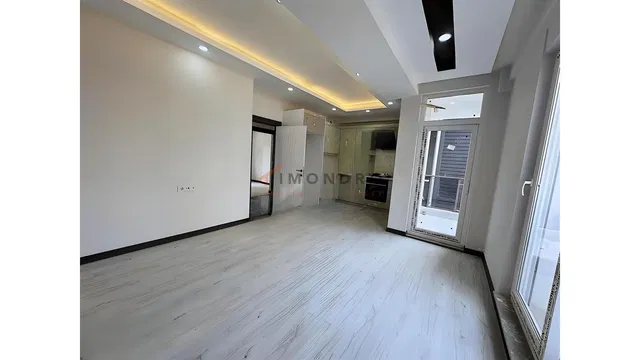 Wohnzimmer; tageslicht, renoviert