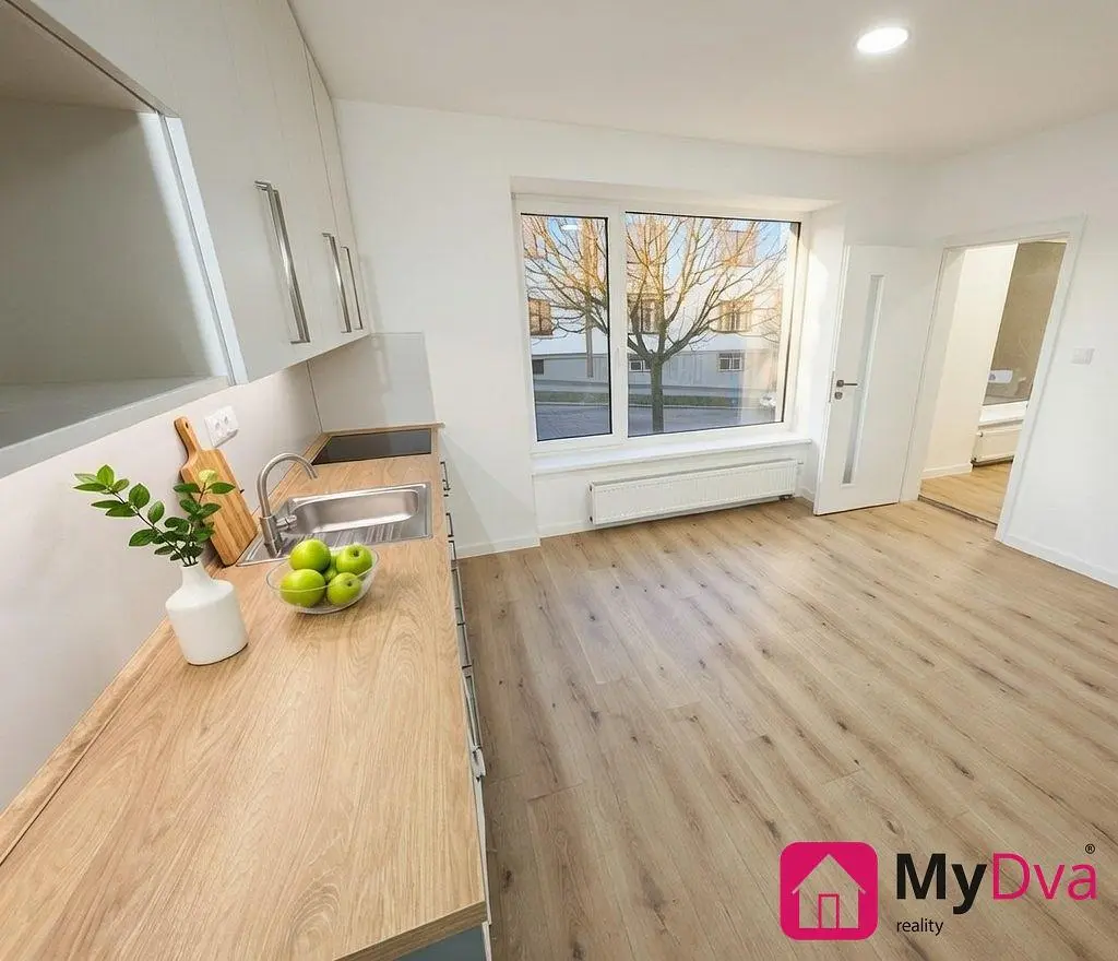 Küche; blick, holzboden, tageslicht