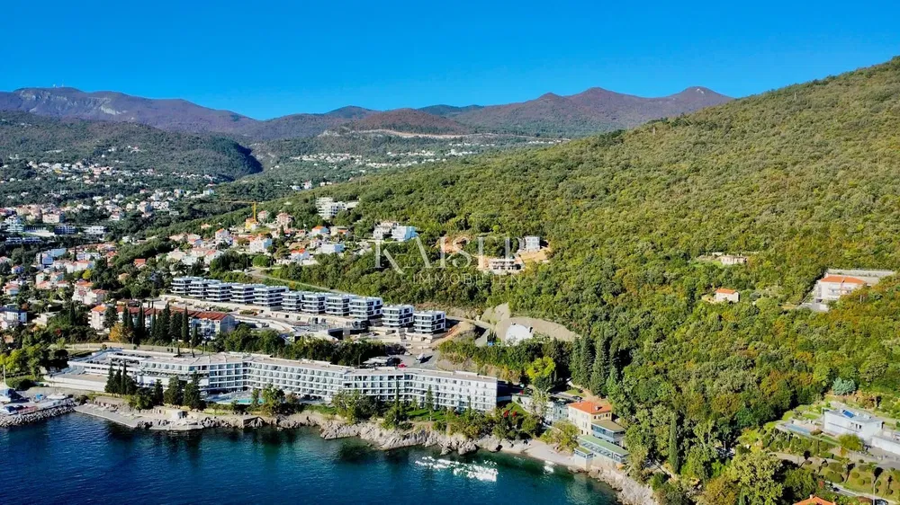 Kuća i okolina; pogled