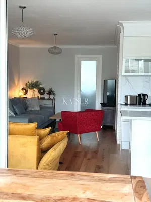 Obývačka; moderný štýl, drevená podlaha, prirodzené svetlo